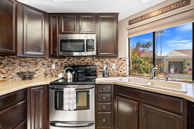 Building Photo - 68615 Paseo Soria