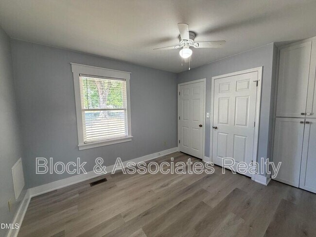 Building Photo - 600 Manns Chapel Rd