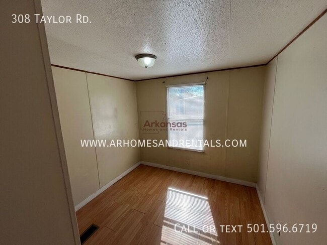 Building Photo - 308 Taylor Rd