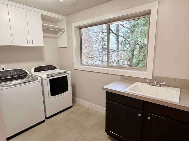 Building Photo - Cedar Park Home