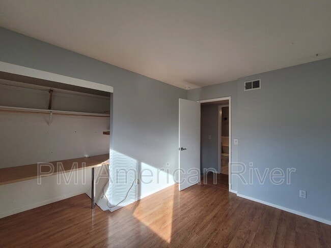 Building Photo - 3127 Vía Grande