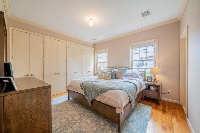 Building Photo - 382 3rd St