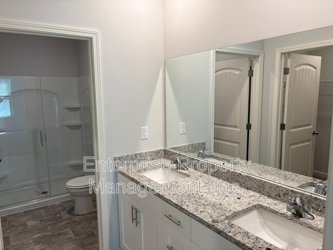 Building Photo - 385 Windemere Lp