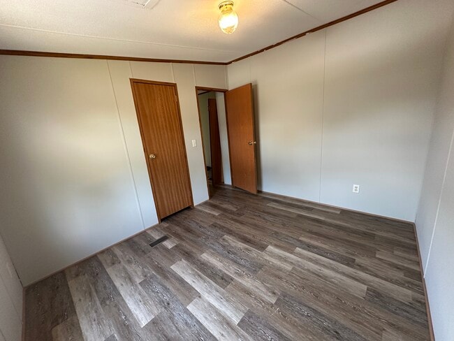 Building Photo - 106 Crappie Dr