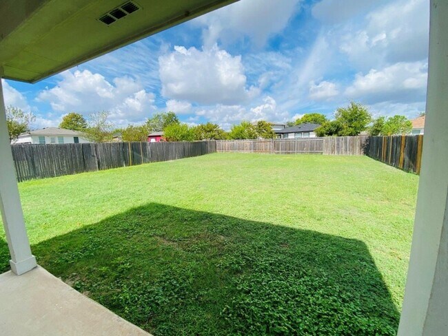 Building Photo - 207 Golden Gate Dr