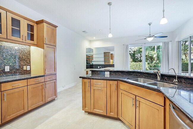 Building Photo - 19009 SE Old Trail Dr W