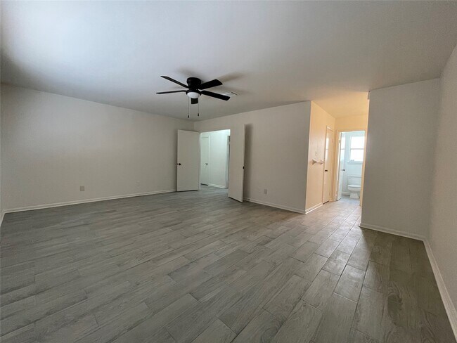 Building Photo - 21327 Park Tree Ln