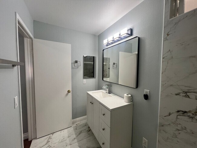 Building Photo - Beautiful 4bed with large loft, 3bath Colton Home! MOVE-IN SPECIAL