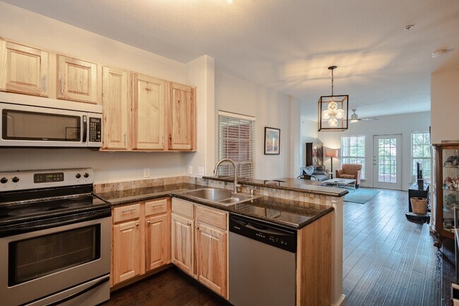 Building Photo - 6810 Deatonhill Dr