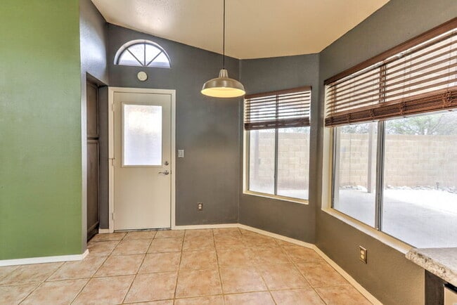 Building Photo - $1,000 Move-In Credit - Mission View off Valencia. Cardinal and Los Reales Rd