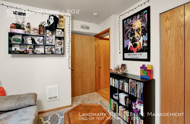 Building Photo - 631 Paloma Ln