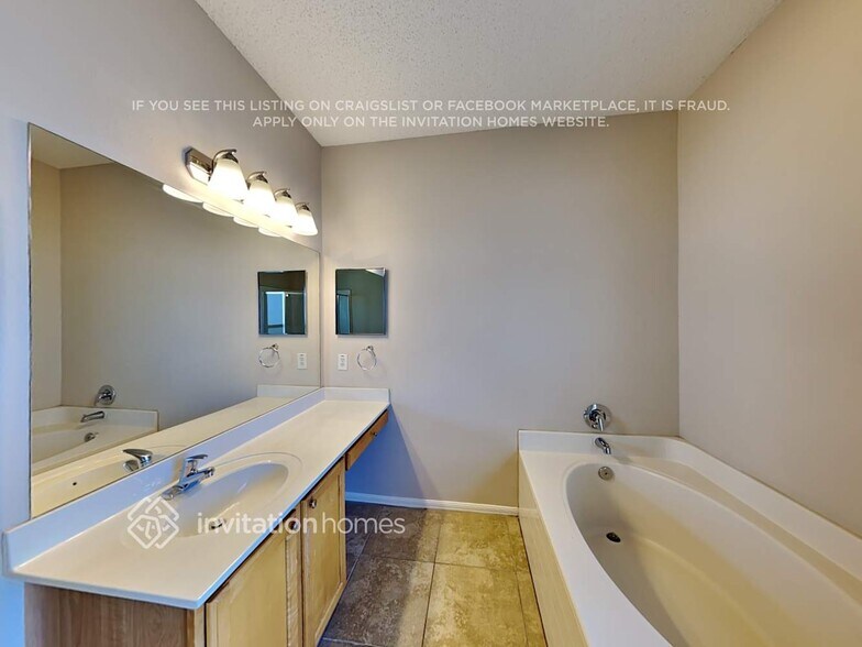 Building Photo - 31602 Loch Aline Dr