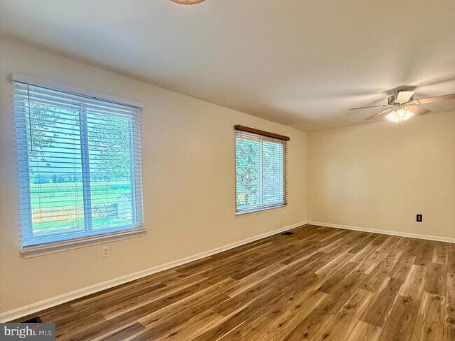 Building Photo - 8487 Inspiration Ave