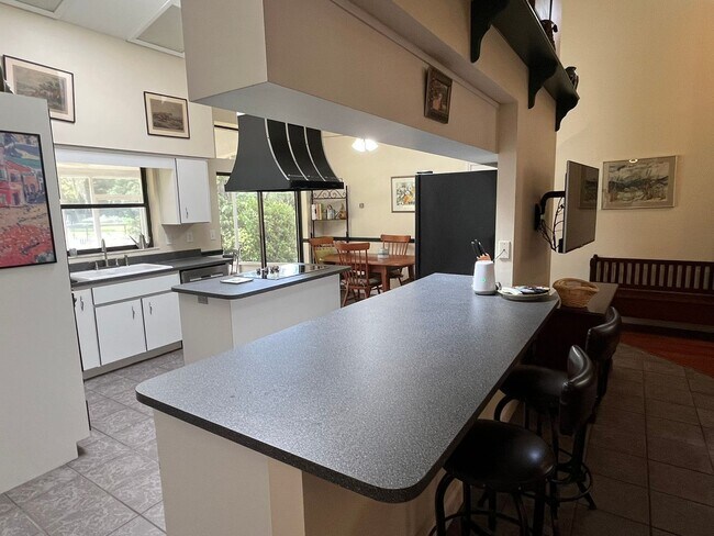Building Photo - 3 Bedroom, 2 Bathrooms, with pool on 3 Acres