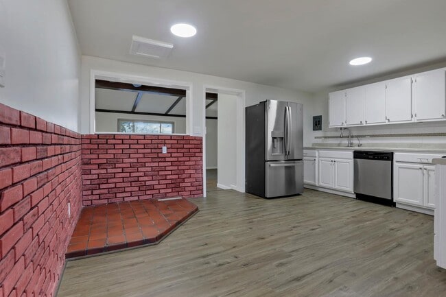 Building Photo - 1572 Ives Ave