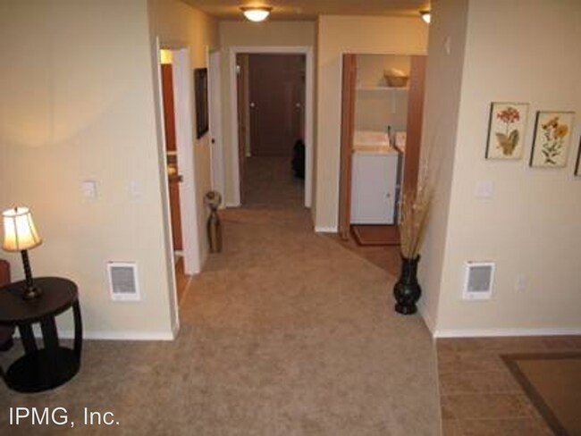 Building Photo - 4420-4455 Seaton Ln NE
