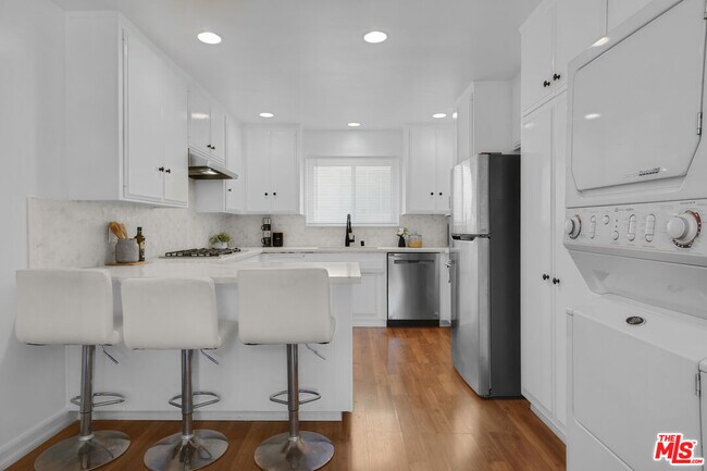 Building Photo - 6740 Springpark Ave