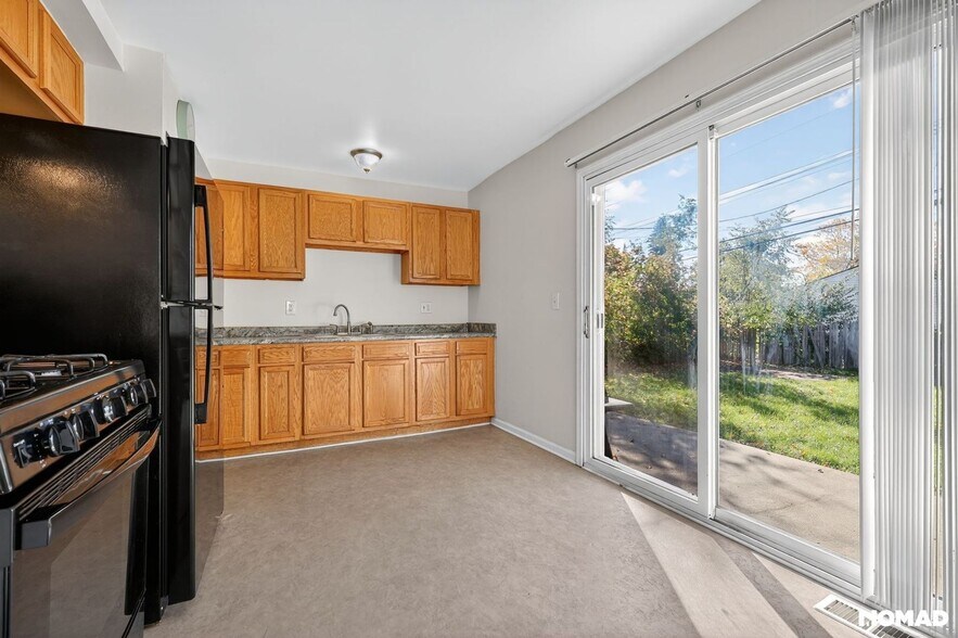 Building Photo - 1200 Nash Ave