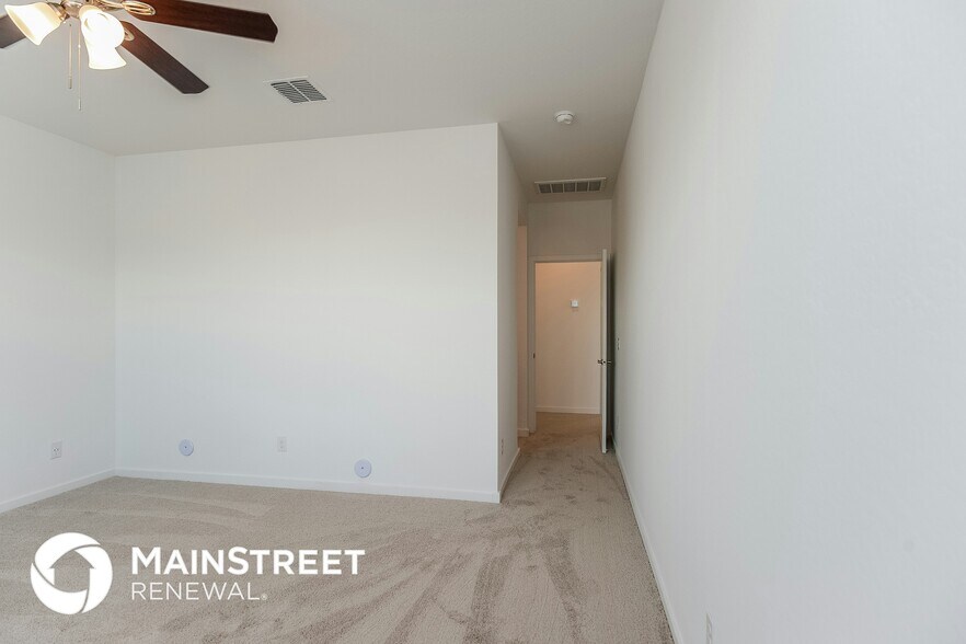 Building Photo - 4426 Greenleaf Dr