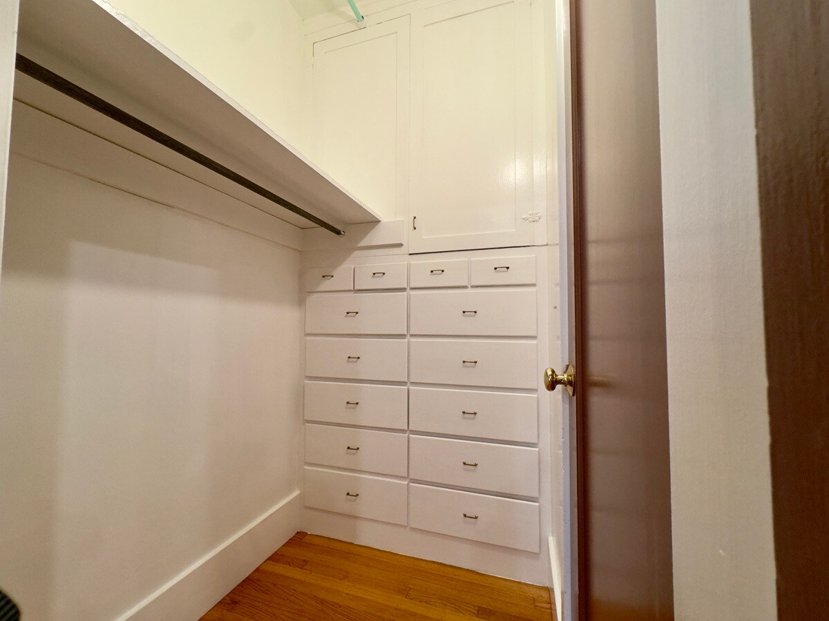 Building Photo - 2733 Russell St