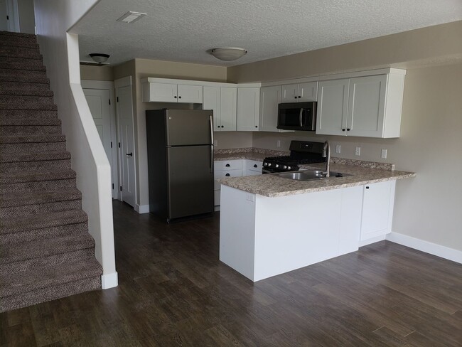 Building Photo - Twin home in Cedar City