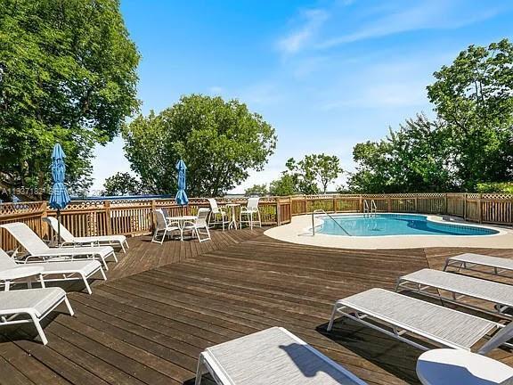 Building Photo - 202 Sanctuary Dr.