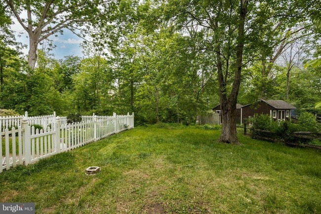 Building Photo - 918 Dogwood Ln