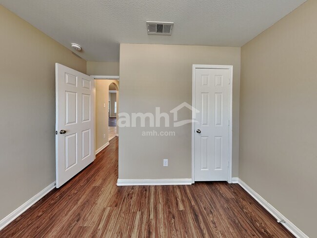 Building Photo - 101 Eider Dr