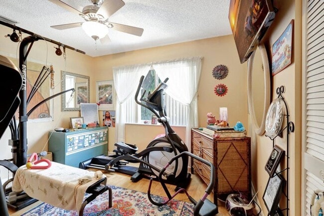 Building Photo - 455 Mohawk Ln