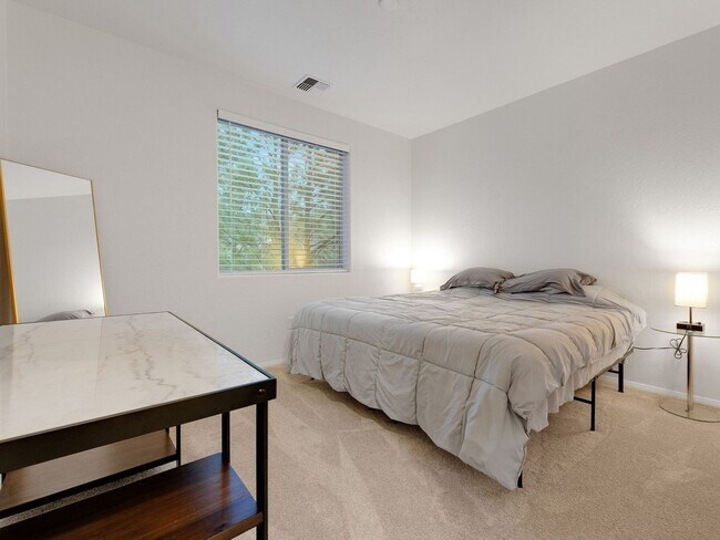 Building Photo - Charming 3BR Condo in Flagstaff