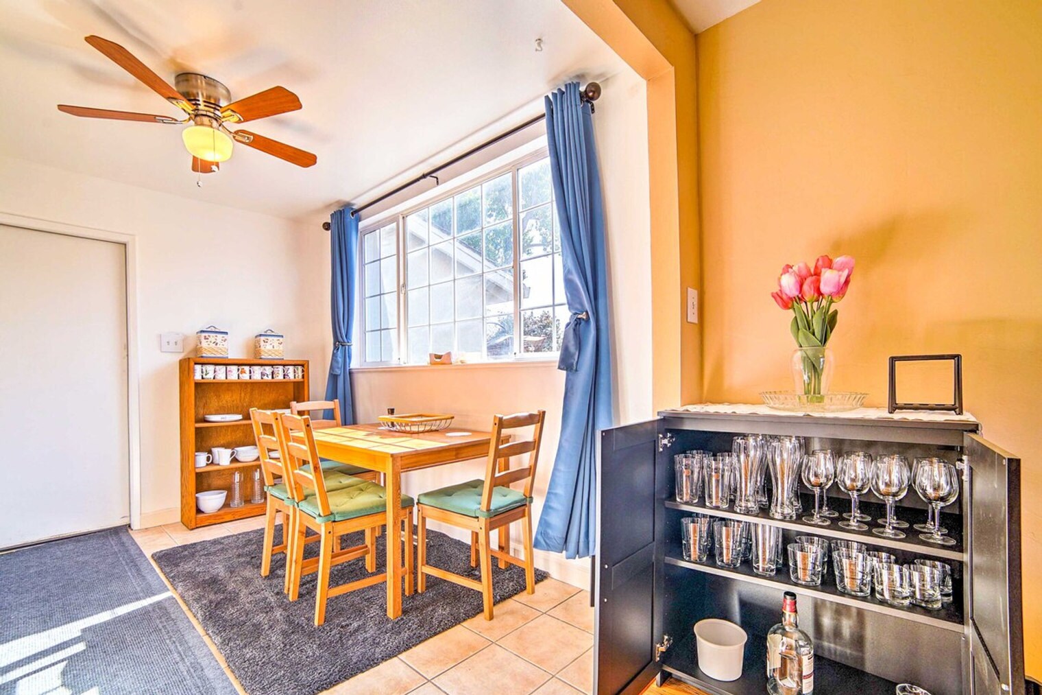 Building Photo - 2475 Armstrong Pl