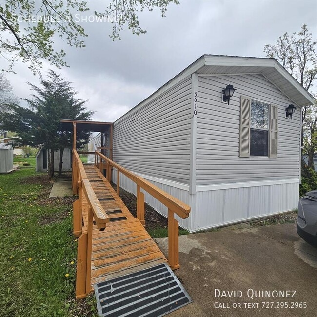 Building Photo - 5610 Lesteele-