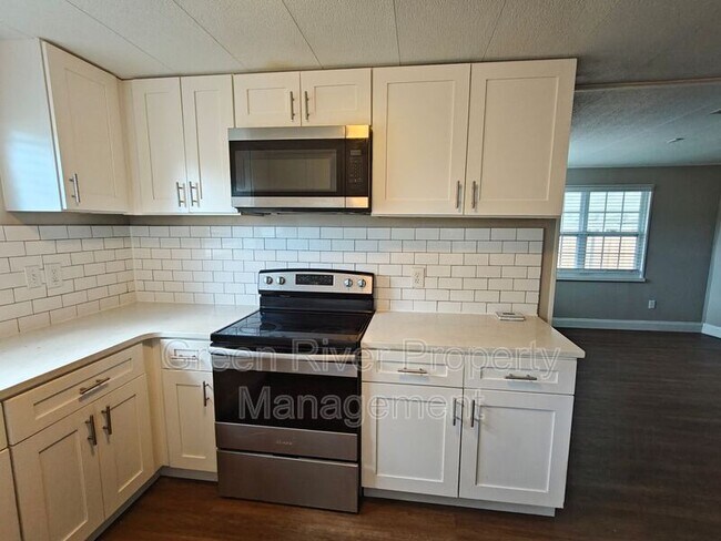 Building Photo - 146 Phoenetia Dr