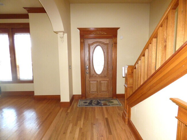 Building Photo - 4465 Countryside Ct NE