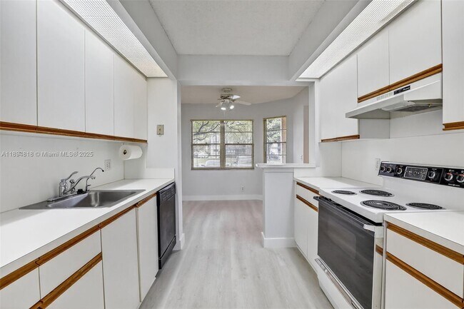 Building Photo - 701 SW 128th Ave