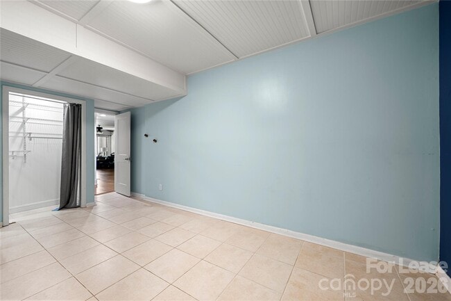 Building Photo - 222 Riverview Terrace