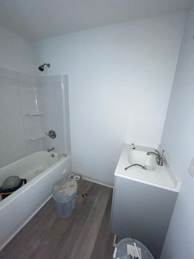 Building Photo - 303 Freeman St SE