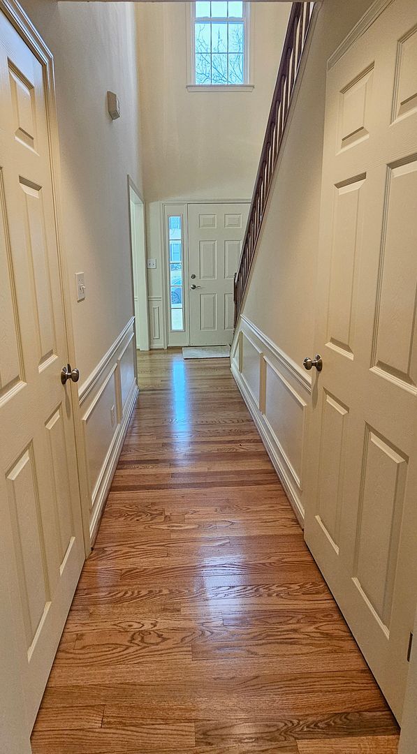Building Photo - Bright & Spacious Home in Fredericksburg!
