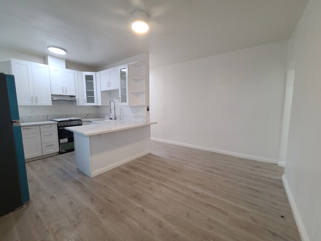 Building Photo - 512 N Spaulding Ave