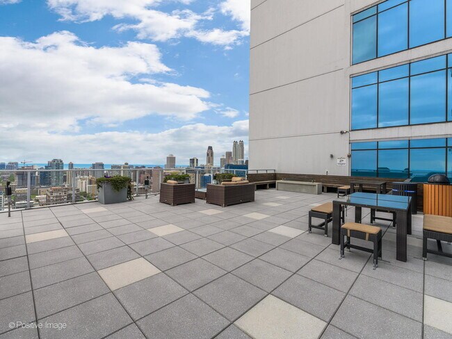 Building Photo - 303 W Ohio St