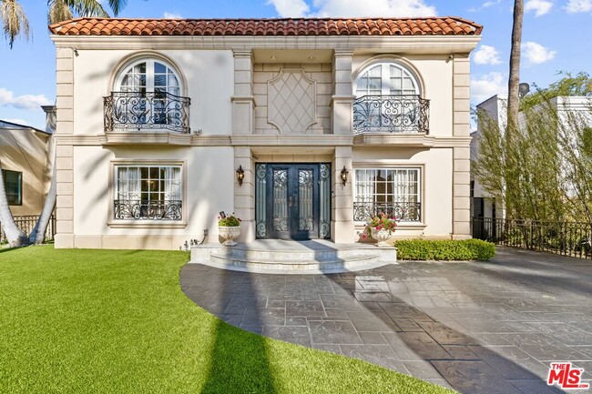 Building Photo - 268 S Palm Dr