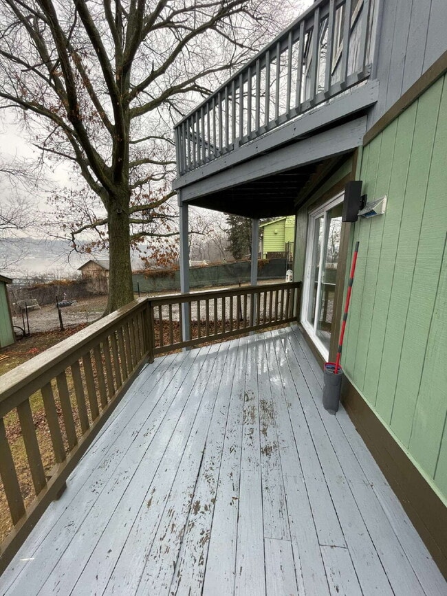 Building Photo - 107 Shoup St