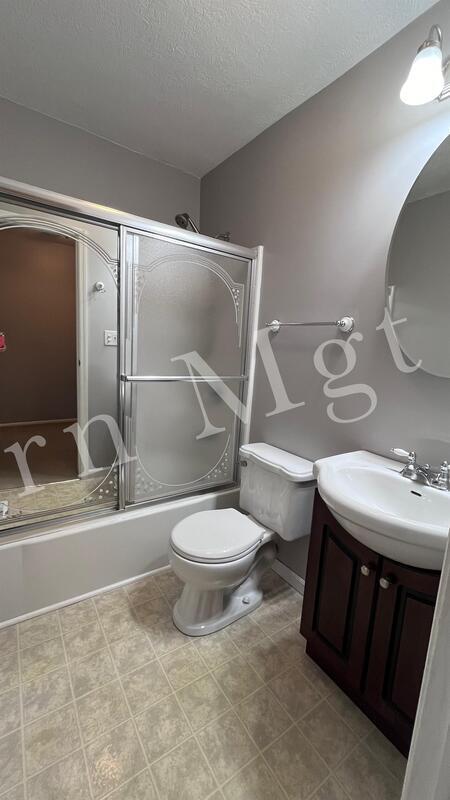 Building Photo - 73 Tarryton Court West