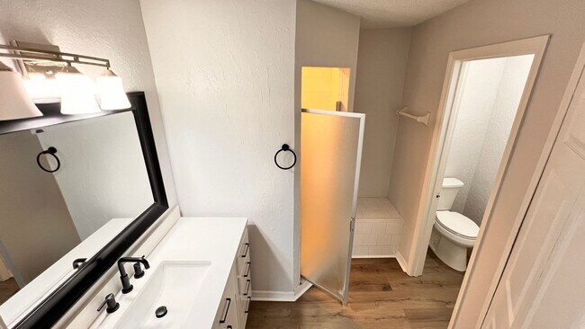 Building Photo - Unlock Your Perfect Winter Park Retreat: F...