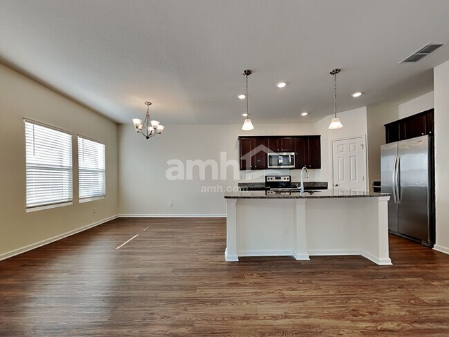 Building Photo - 120 E Jayce Way
