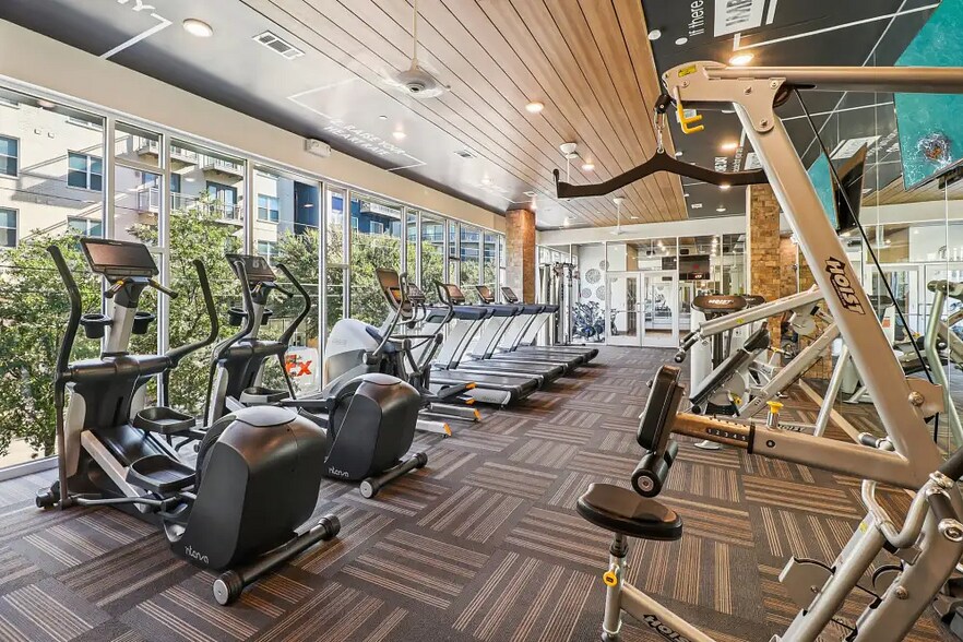 Building Photo - 3001 Crockett St