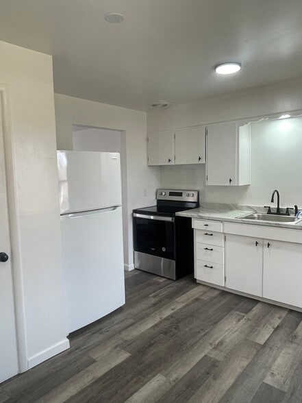 Building Photo - 1611 S 5th Ave