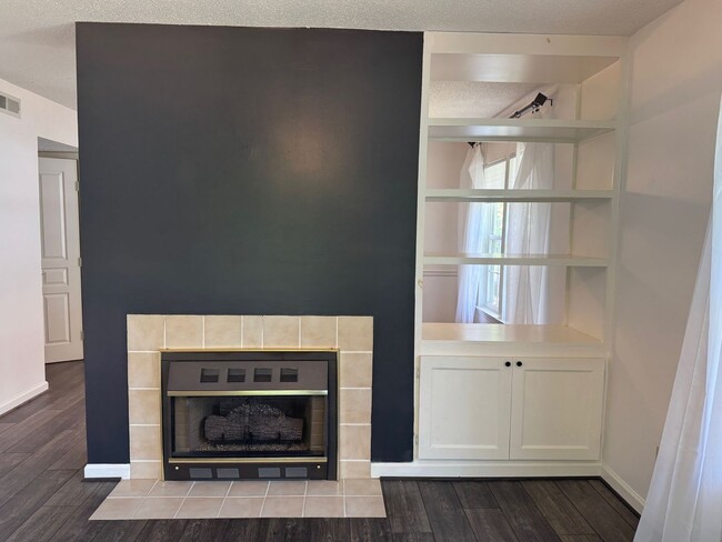 Building Photo - West AVL - Beautifully Updated Townhouse