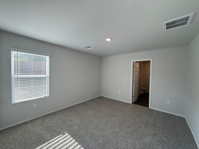 Building Photo - 9516 Gray Wolf Ln