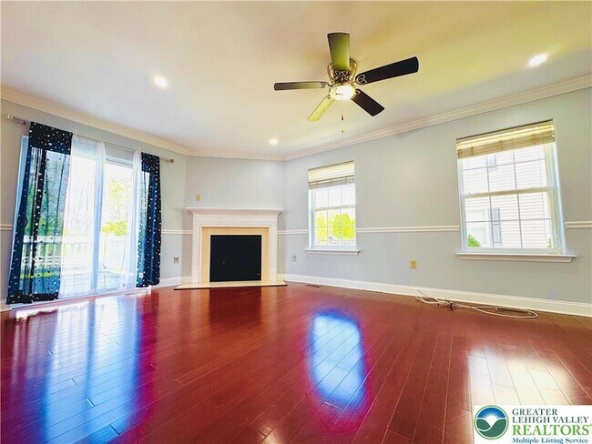 Building Photo - 6945 Hunt Dr